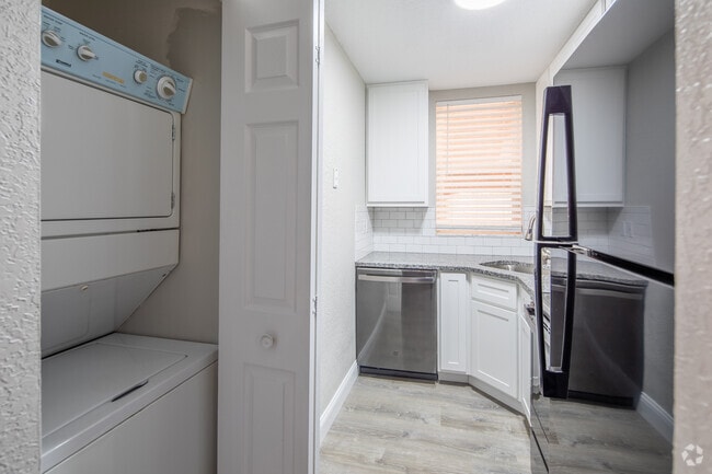 Photo - Clayton Square Apartments