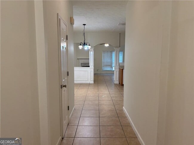 Photo - 2485 Emma Way NW
