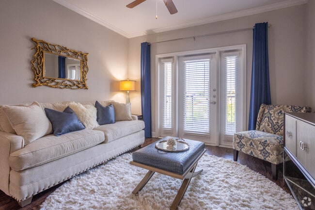 1 BR, 1 BA - 862 SF