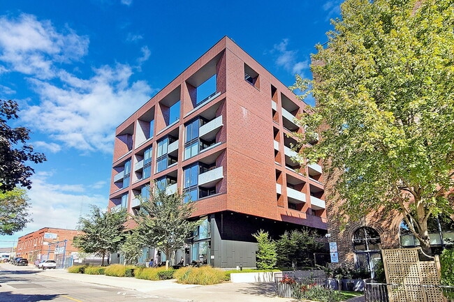 Photo - 383 Sorauren Ave Unit 312