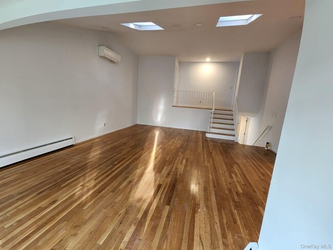 Photo - 544 Cedarwood Dr
