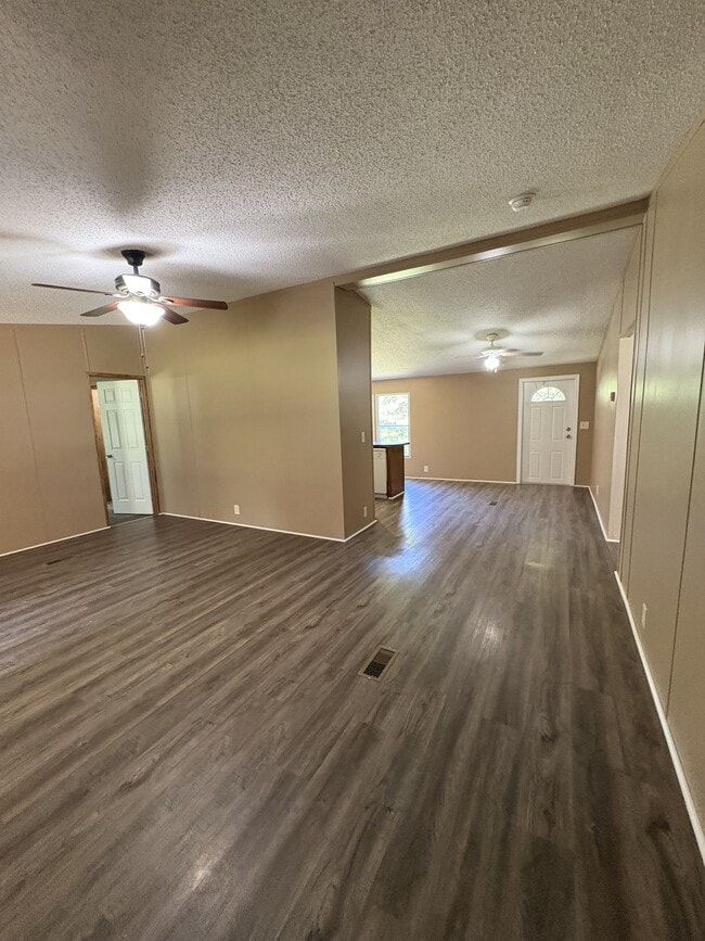Photo - 152 Meadow Ln
