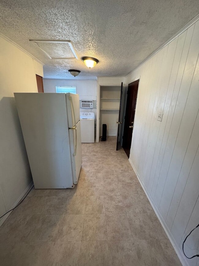 Photo - 739 Iberis Rd S