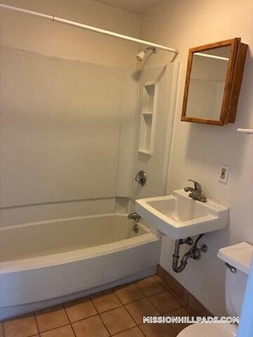 Photo - 59 S Huntington Ave Unidad 9