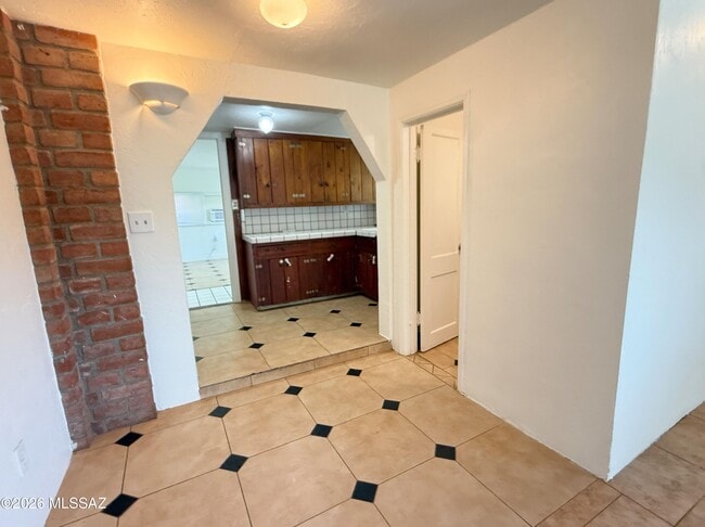 Photo - 833 W Tipton Dr