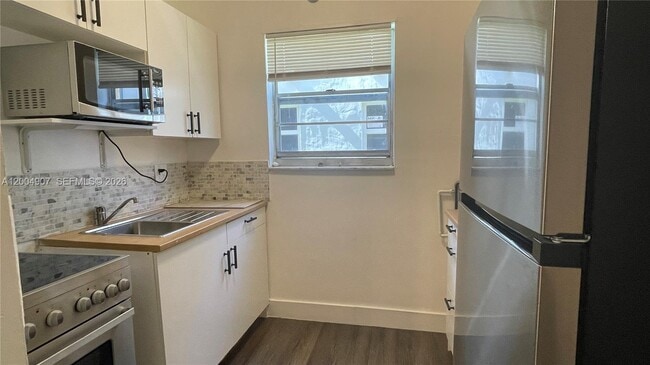 Photo - 1043 NW 2nd St Unit 9