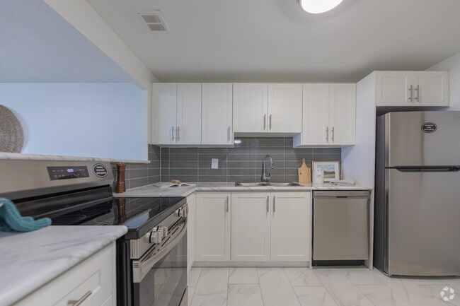 2BR, 2BA - 1,134SF - Kitchen - 75 Charolais Boulevard