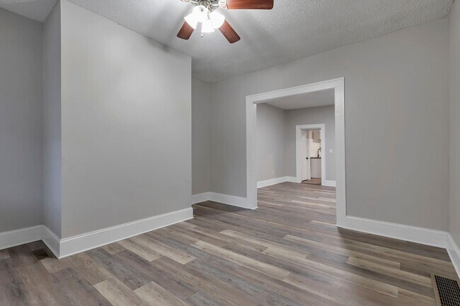 Photo - 293-295 Woodrow Ave Unit 293