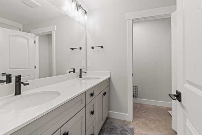 Photo - 2081 N 4100 W Unidad 2081 N 4100 W