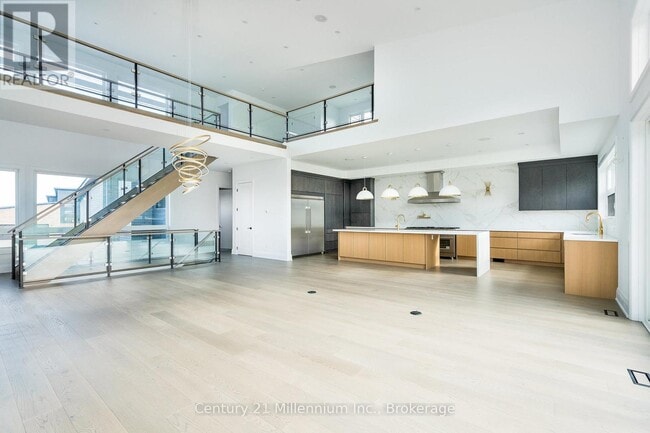 Photo - 176 W Ridge Dr