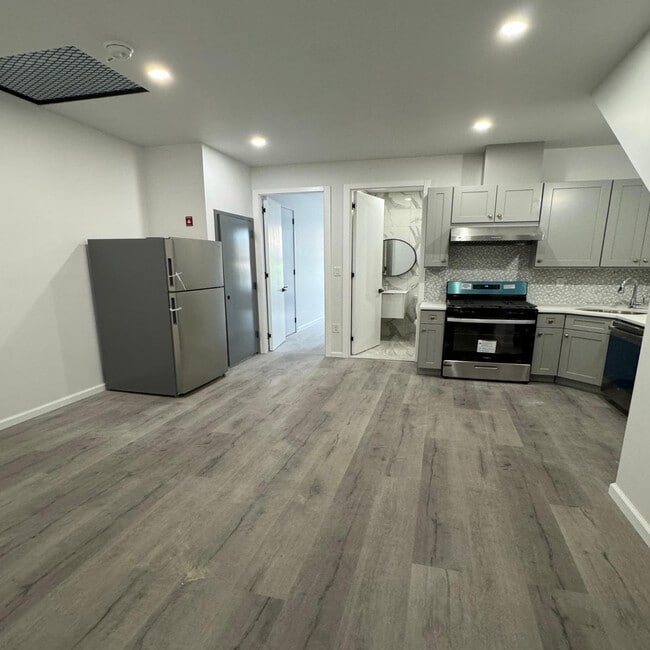 Building Photo - 260 Wyckoff Ave Unit 2R