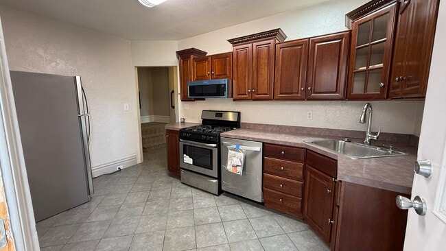 Building Photo - 2016 E Carson St Unit 2016 E Carson St., 2nd Floor