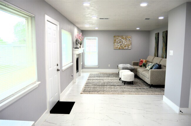 Photo - 3419 Southdown Dr