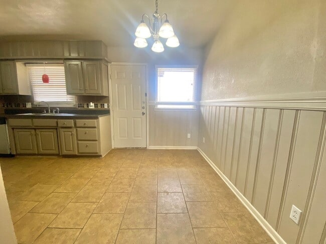 Photo - Great 3 bed 2bath 1 car garage now available