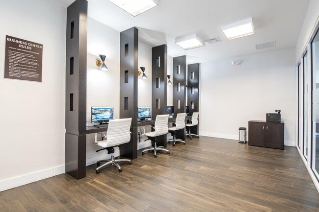 Photo - Legacy Palm Isle