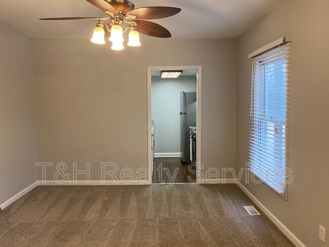 Photo - 751 N Rangeline Rd Unit Apt 2