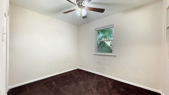 Monticello Village at Ashlawn Apartments