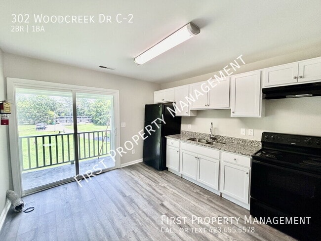 Photo - 302 Woodcreek Rd