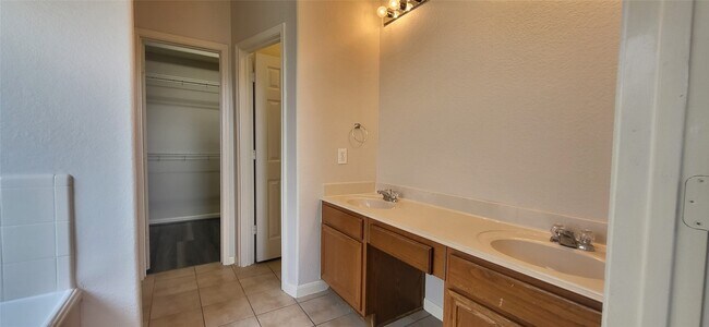 Building Photo - 24818 Mason Trail Dr Rental