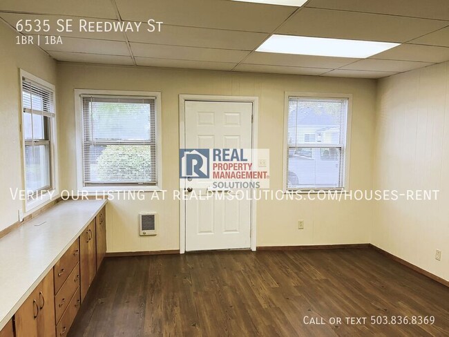 Photo - 6535 SE Reedway St