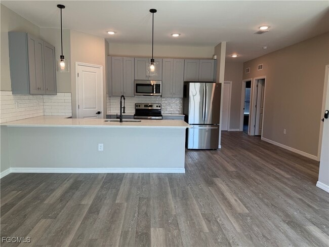 Photo - 5205-5207 30th St SW