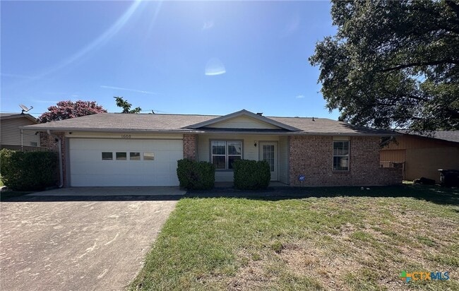 Photo - 1608 Becker Dr House