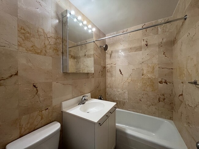 Photo - 145 Fourth Avenue Unidad 9F