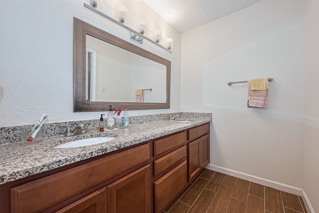 Photo - 14811 El Miranda Dr