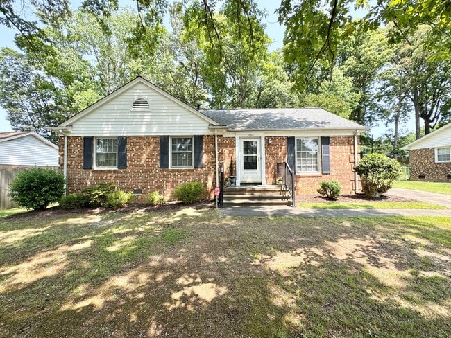 Building Photo - Adorable 3 Bed/2 Bath Off N Holden/Westridge