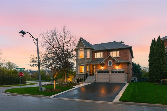 Photo - 2432 Upper Valley Crescent