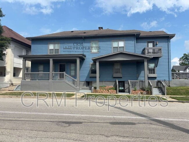 Building Photo - 302 E Walnut St Unit Apt D