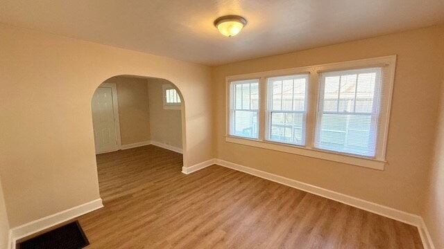 Photo - EAST SIDE FULLY RENOVATED 2 BEDROOM BUNGALOW AVAILABLE NOW!