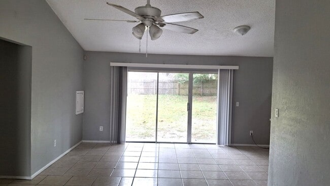 Photo - Upgraded 4BD/2BA Single Family Home in Orlando!