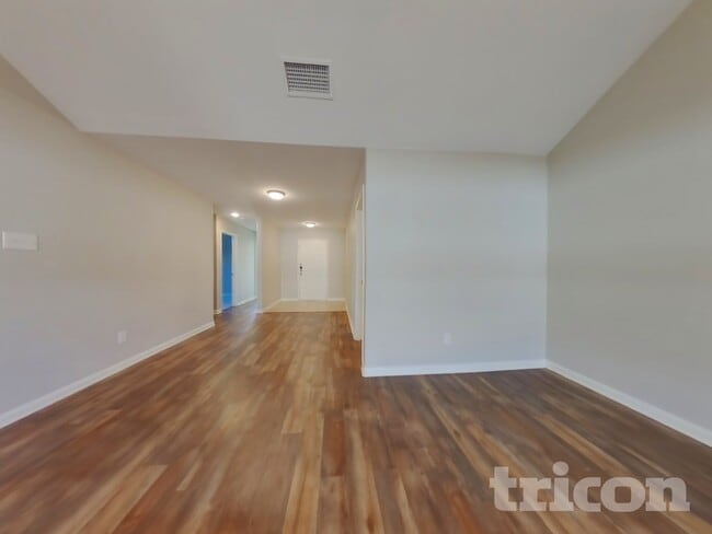 Photo - 102 Saddlebag Ct