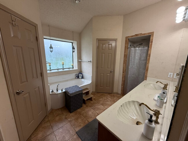 Photo - 6305 Courtside Dr