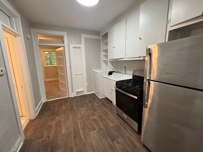 Photo - 1-BEDROOM UNIT AVAILABLE NOW!