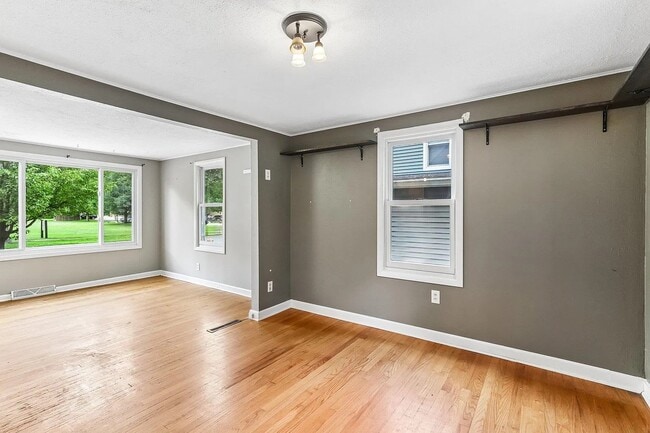 Photo - 7113 South Ave