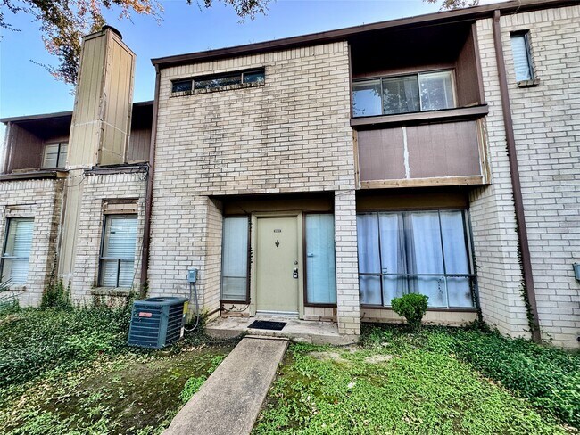 Building Photo - 8315 Augustine Dr Unit D Rental