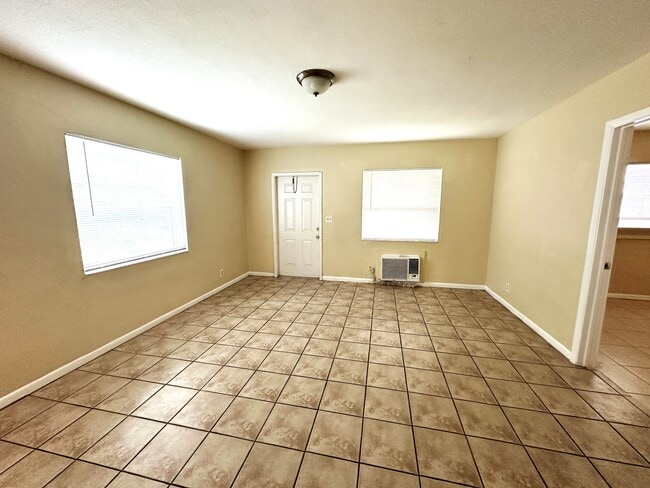 148 NW 40th Ct