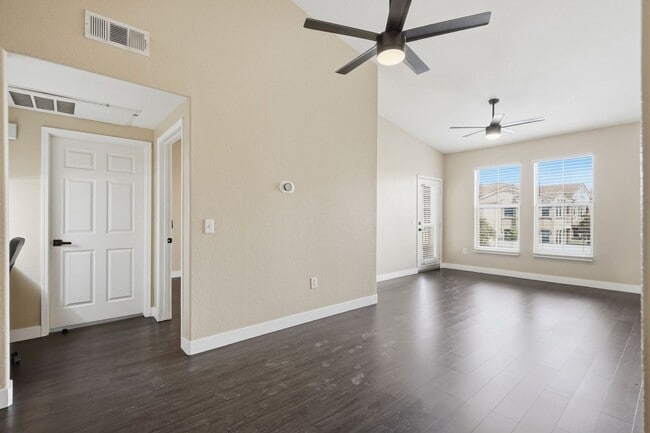 Photo - Americana Property Mgmt - Luxury condo 1b - 1b near Summerlin