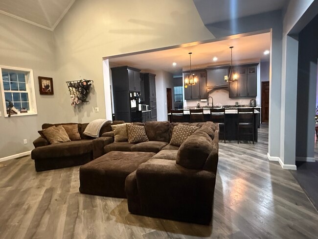 Photo - 439 Chloe Rd