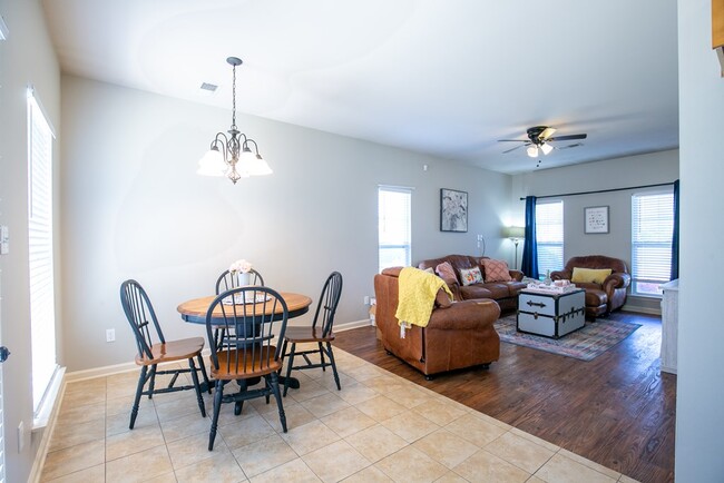 Photo - 104 Saucer Ln