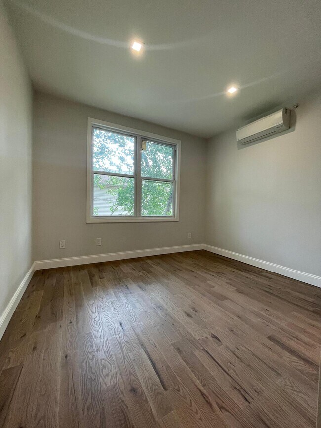 Unit 2L - 64 Logan Ave Unit 2L