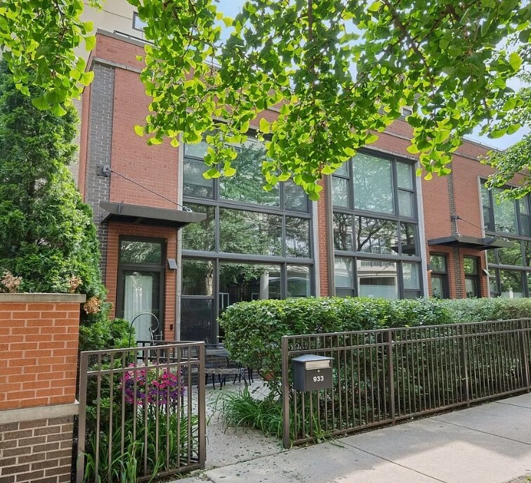 Photo - 945 N Howe St Condo Unit H