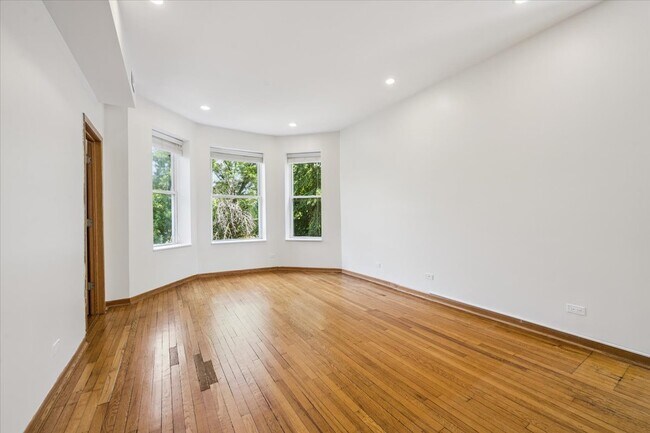 Photo - 2751 W Logan Blvd