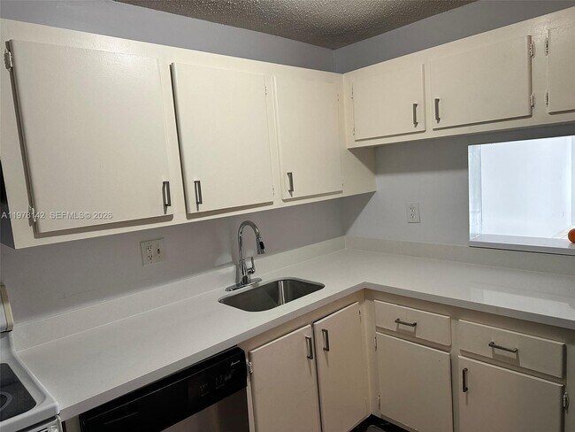 Photo - 8000 Fairview Dr Unit 306