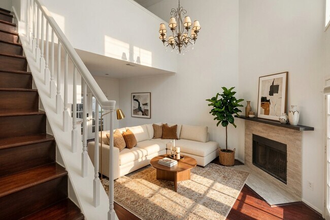 Photo - 2213 Stanford St Unit 2213