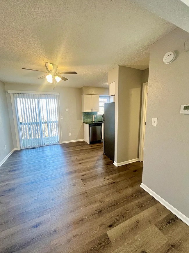 Photo - 401-407 NE Highland Ln Unit 403