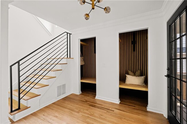 Photo - 1232 Memorial Dr SE