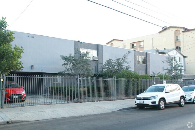 Building Photo - 134 S Bonnie Brae St Rental